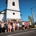 Kaplnka Najsvätejšej Trojice s výhľadom na obec